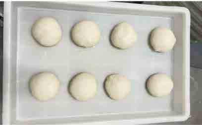 Bolas de massa em fermentação